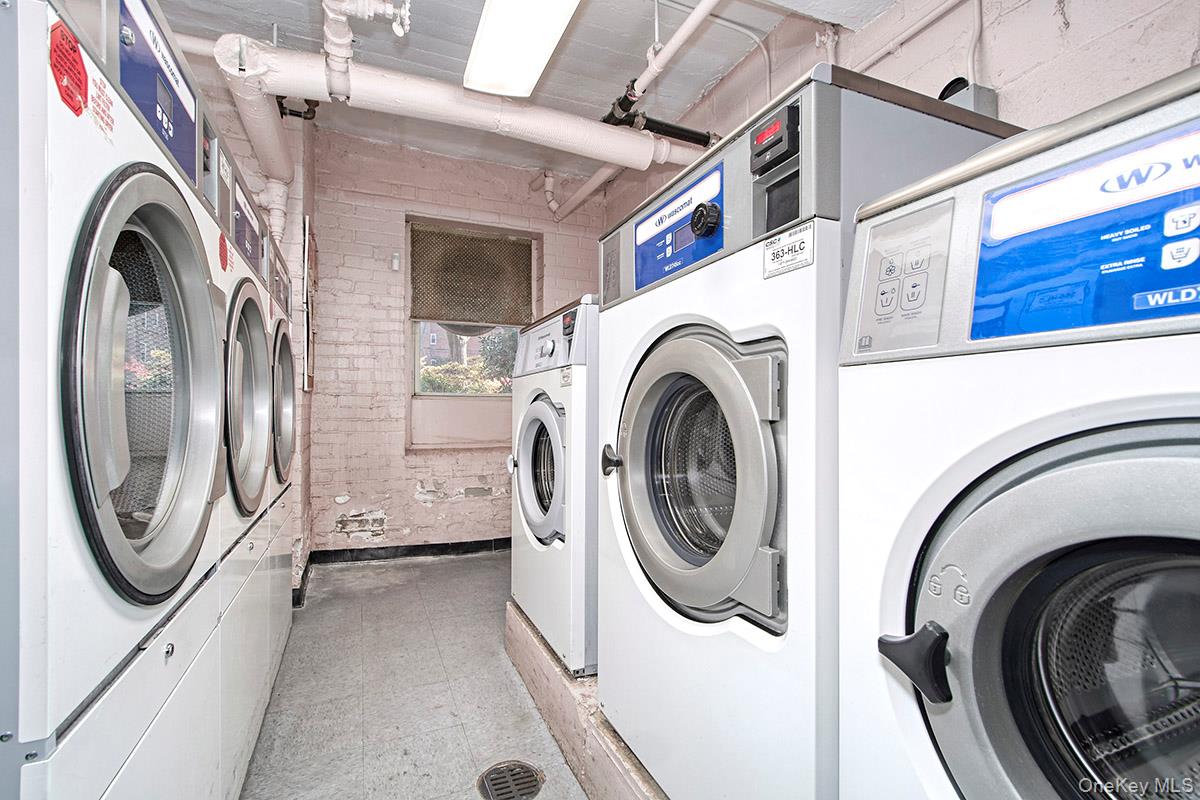 #15 photo, 27-10 Parsons Boulevard, Куинс ‖ Flushing , NY 11354