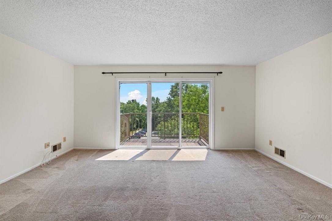 #9 photo, 6 Cumberland Court, Peekskill , NY 10566