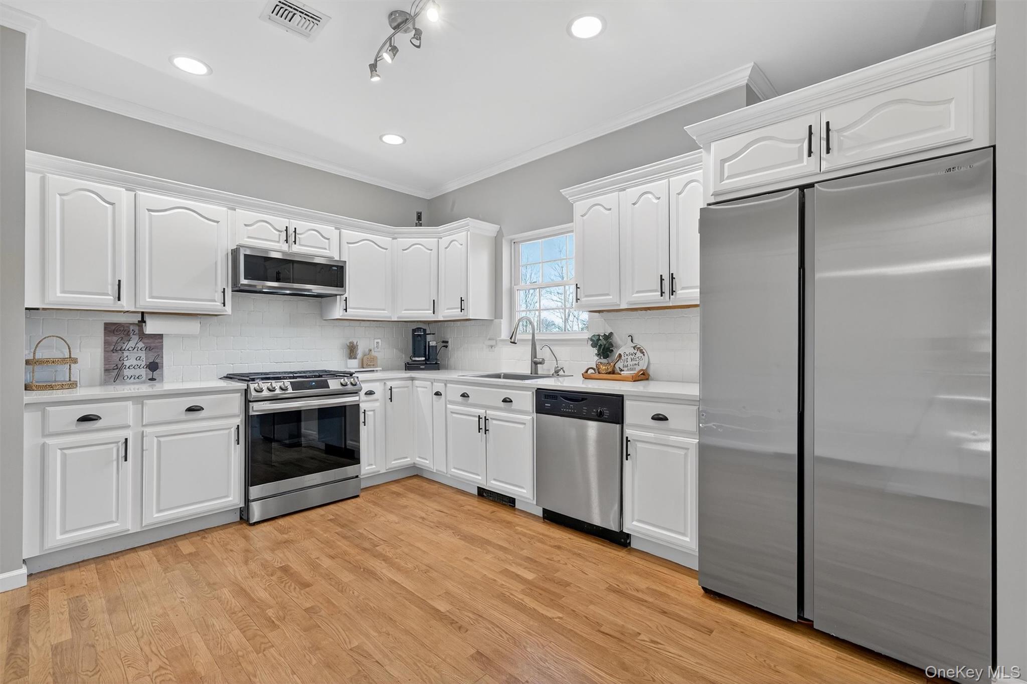 #14 photo, 44 Catskill Avenue, 纽约州 Monroe , NY 10950