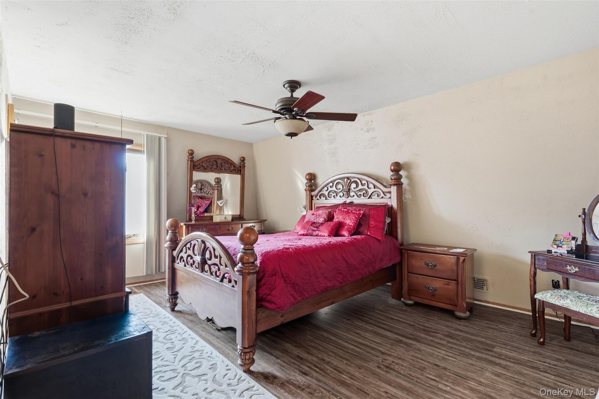 #16 photo, 10 Heritage Drive, New City , NY 10956