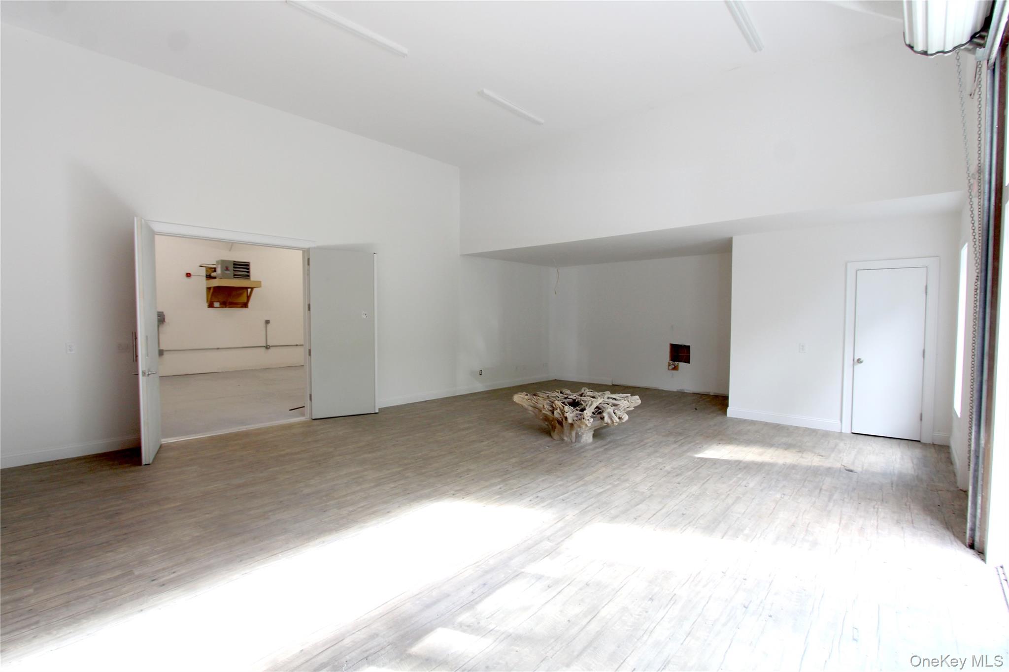 #3 photo, 137 Montauk, सफ़ोक काउंटी Westhampton , NY 11977