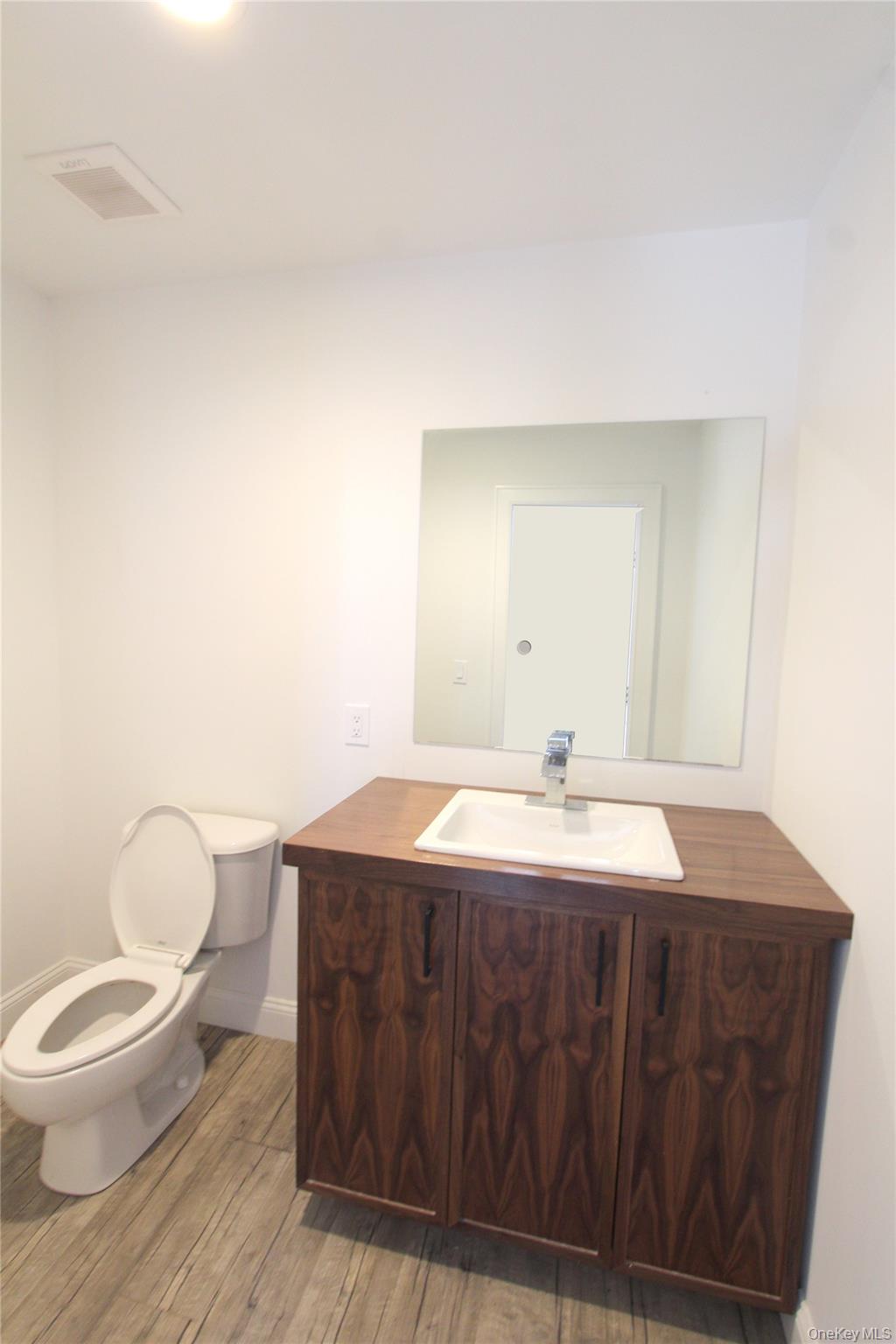 #7 photo, 137 Montauk, सफ़ोक काउंटी Westhampton , NY 11977