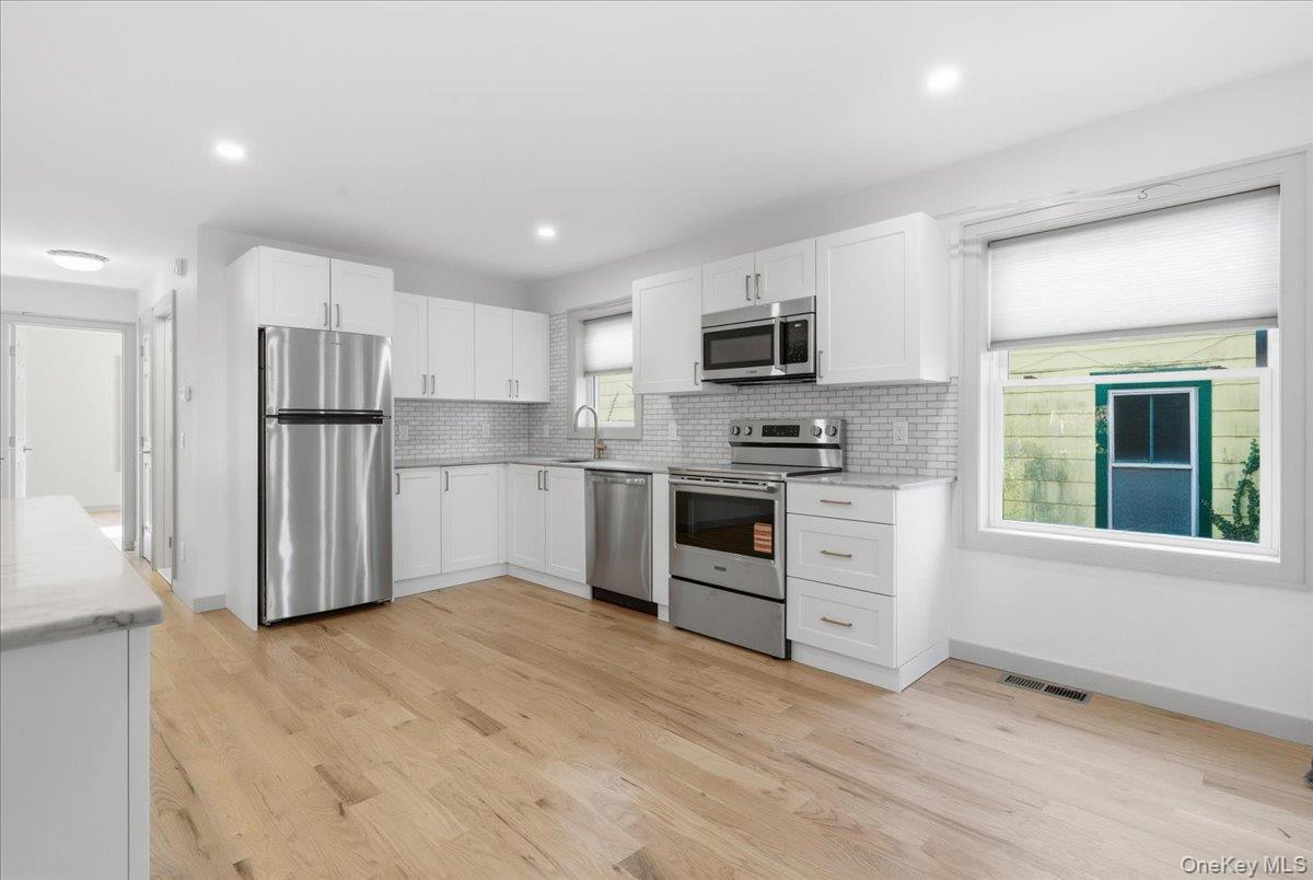 #5 photo, 336 2nd Street Street, Greenport , NY 11944