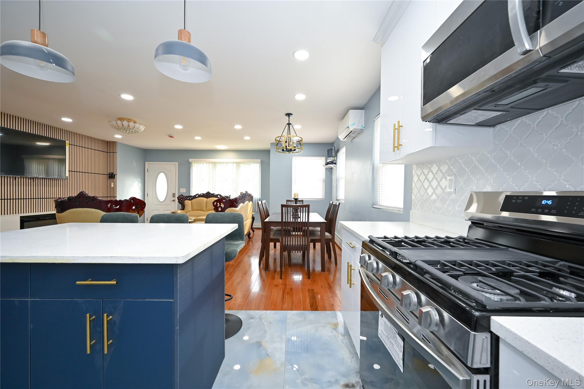 #13 photo, 198-19 118th Avenue, कुईंस Saint Albans , NY 11412