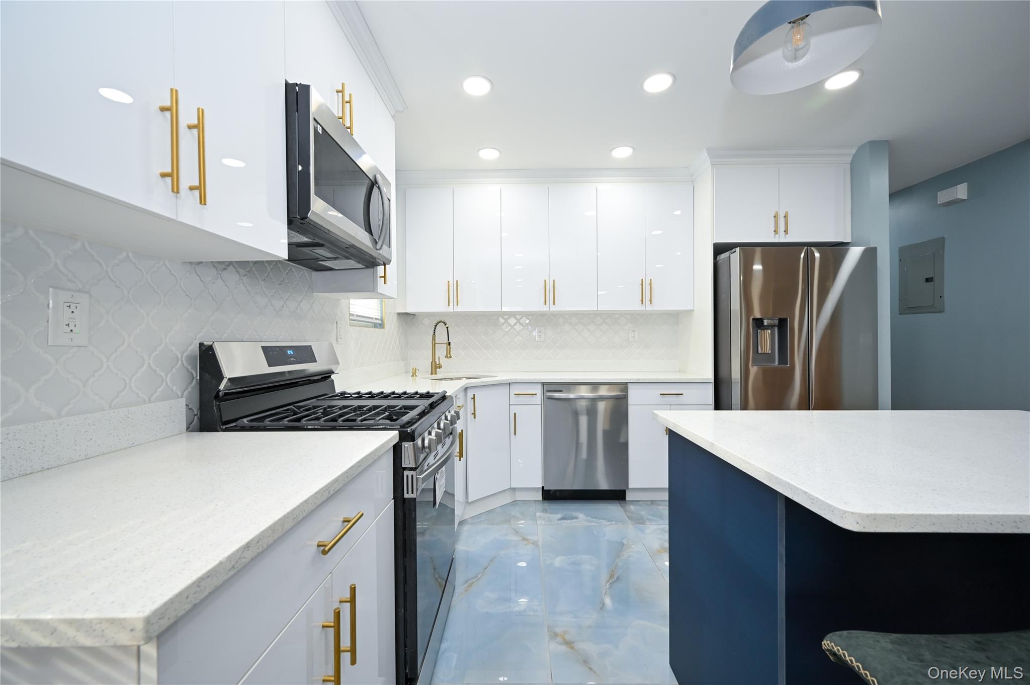 #14 photo, 198-19 118th Avenue, कुईंस Saint Albans , NY 11412