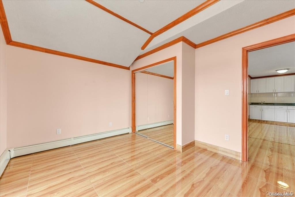 #4 photo, 147-40 Jewel Avenue, 皇后区 秋园 Kew Garden Hills , NY 11367