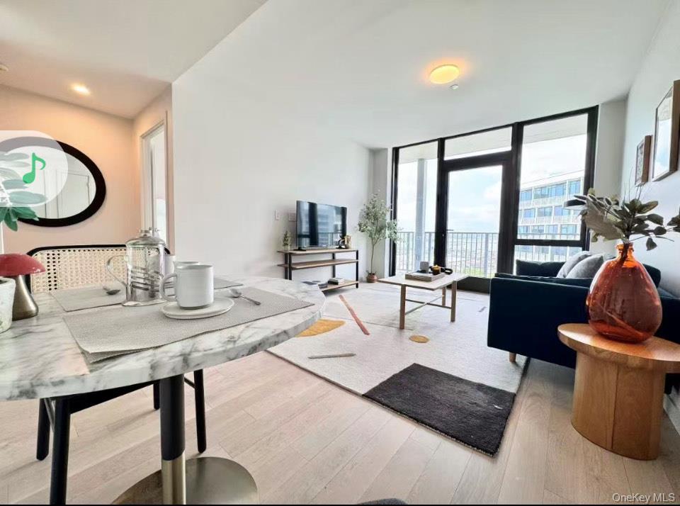 #2 photo, 131-02A 40 Road, Куинс ‖ Flushing , NY 11354