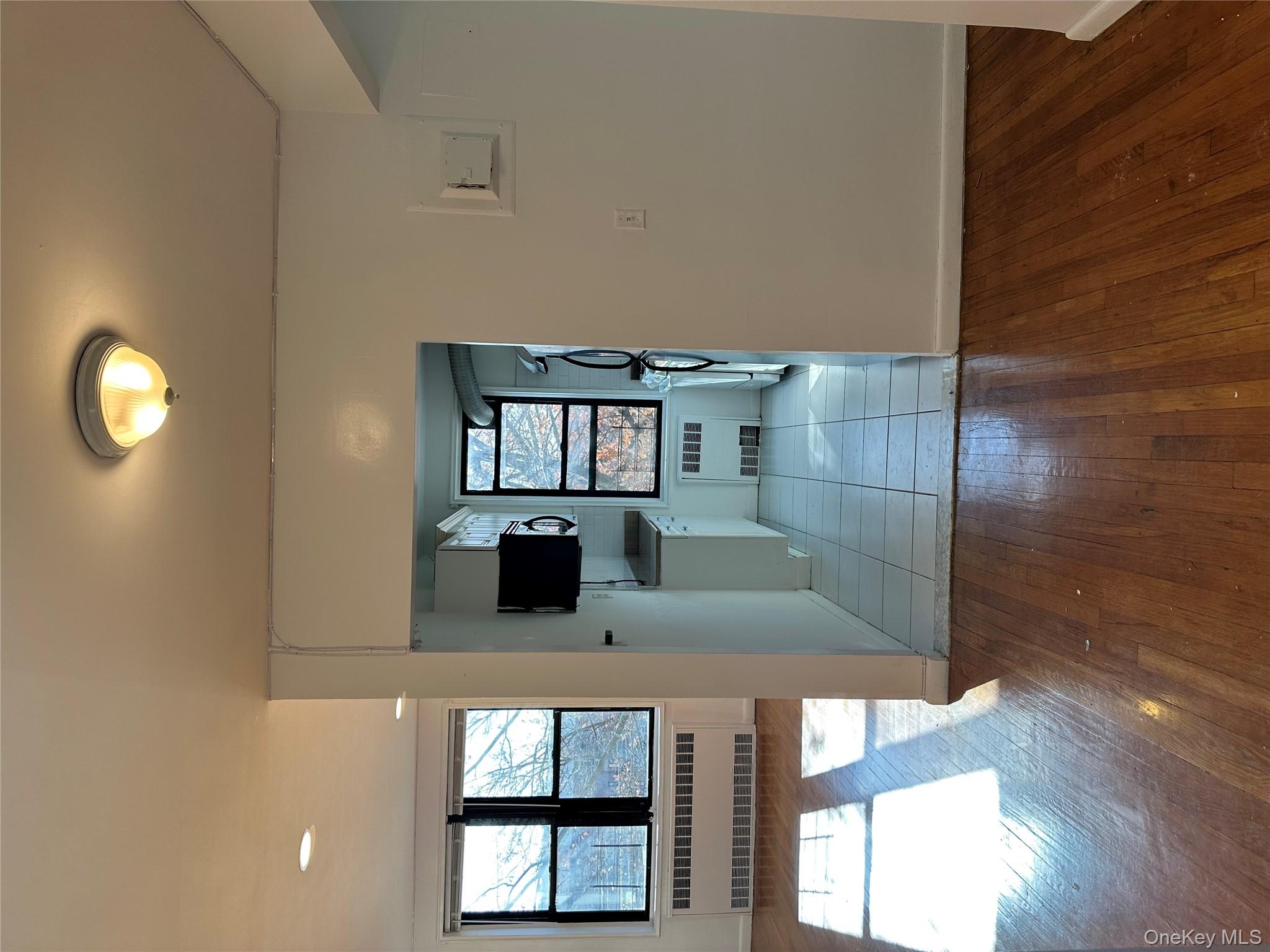 #11 photo, 150-29 72 Garden, קווינס Kew Garden Hills , NY 11367