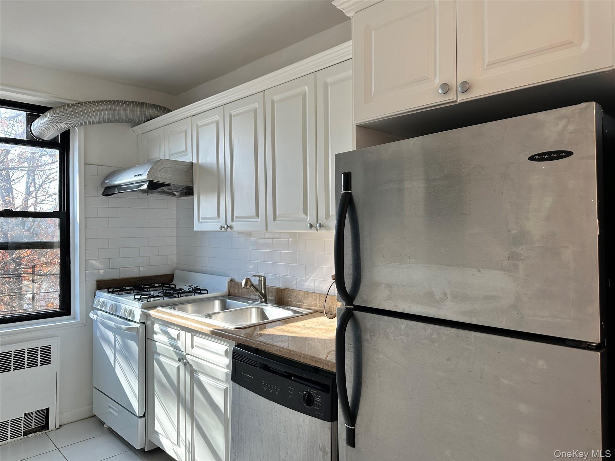 #12 photo, 150-29 72 Garden, קווינס Kew Garden Hills , NY 11367