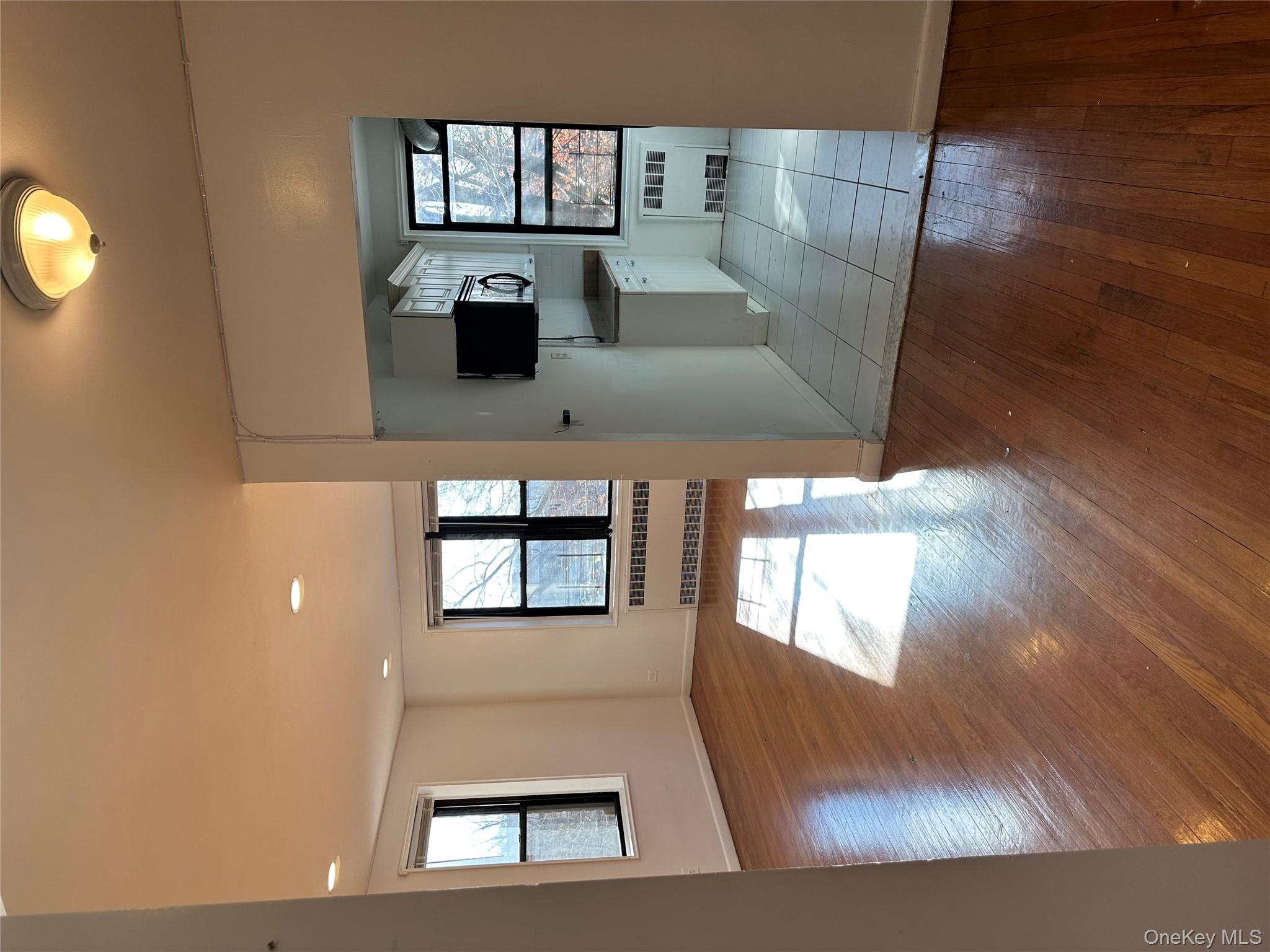 #5 photo, 150-29 72 Garden, קווינס Kew Garden Hills , NY 11367