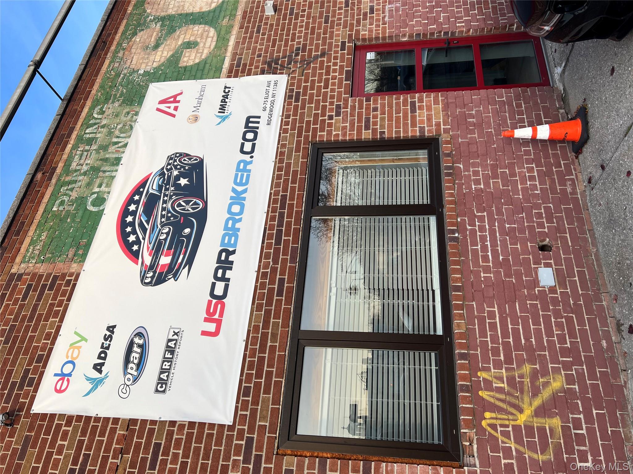 #1 photo, 60-75 Eliot Ave, קווינס Maspeth , NY 11378