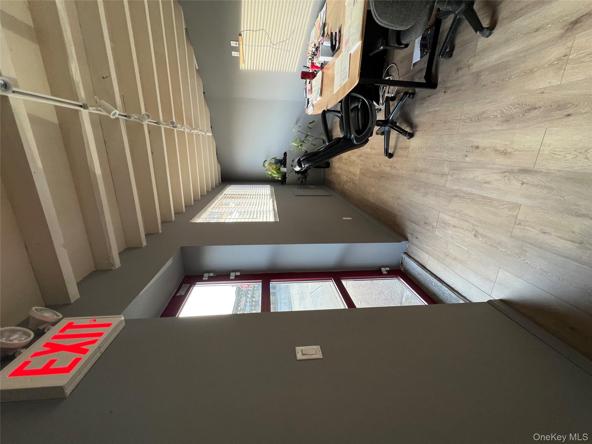 #2 photo, 60-75 Eliot Ave, קווינס Maspeth , NY 11378