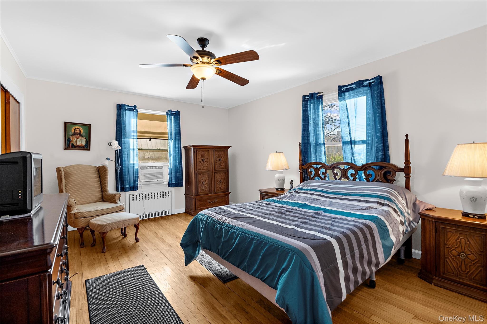 #10 photo, 27 Simon Street, Babylon , NY 11702