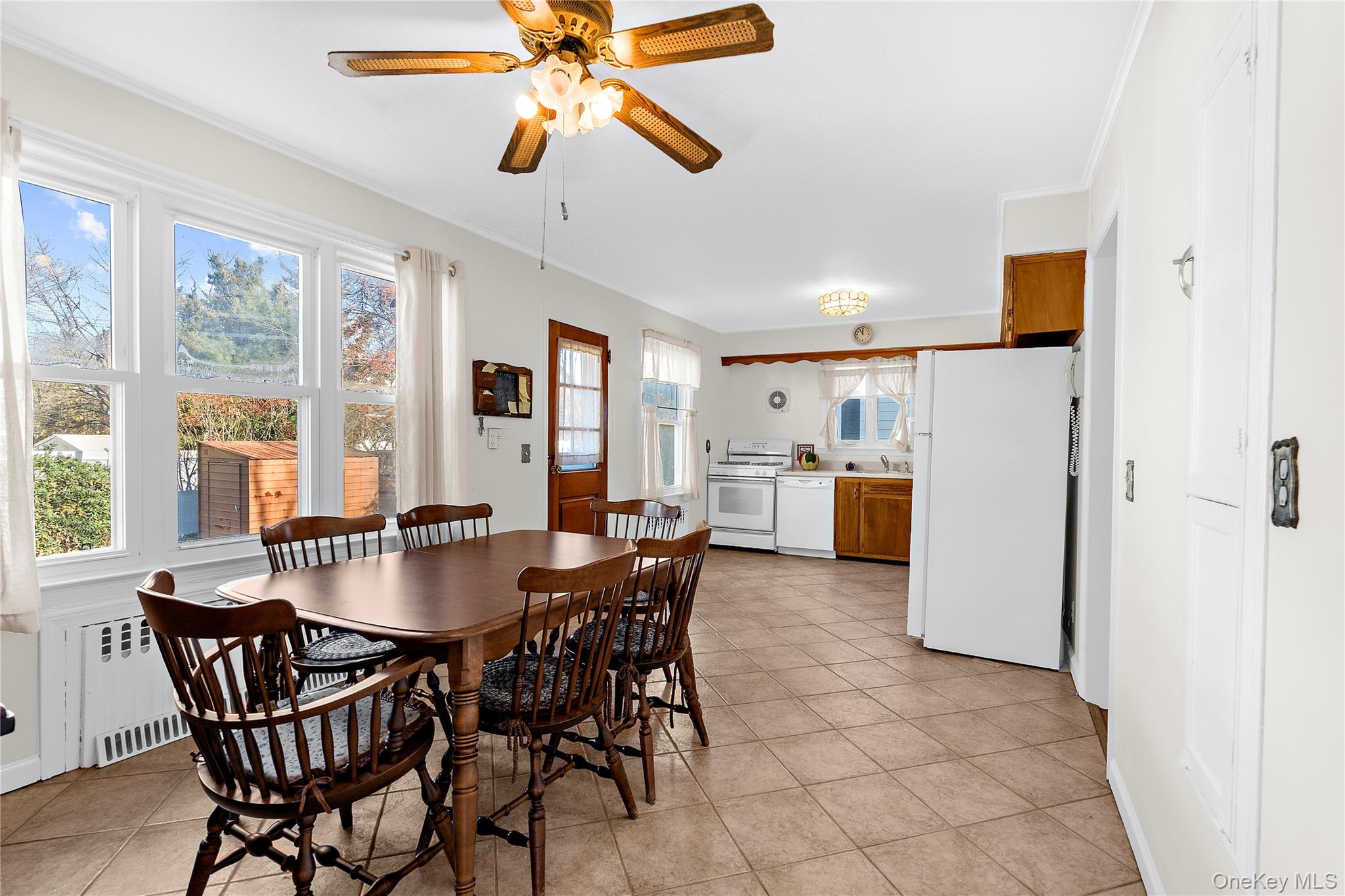 #5 photo, 27 Simon Street, Babylon , NY 11702