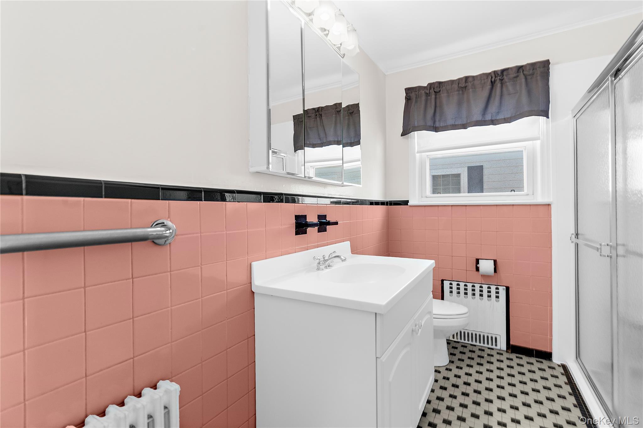 #8 photo, 27 Simon Street, Babylon , NY 11702