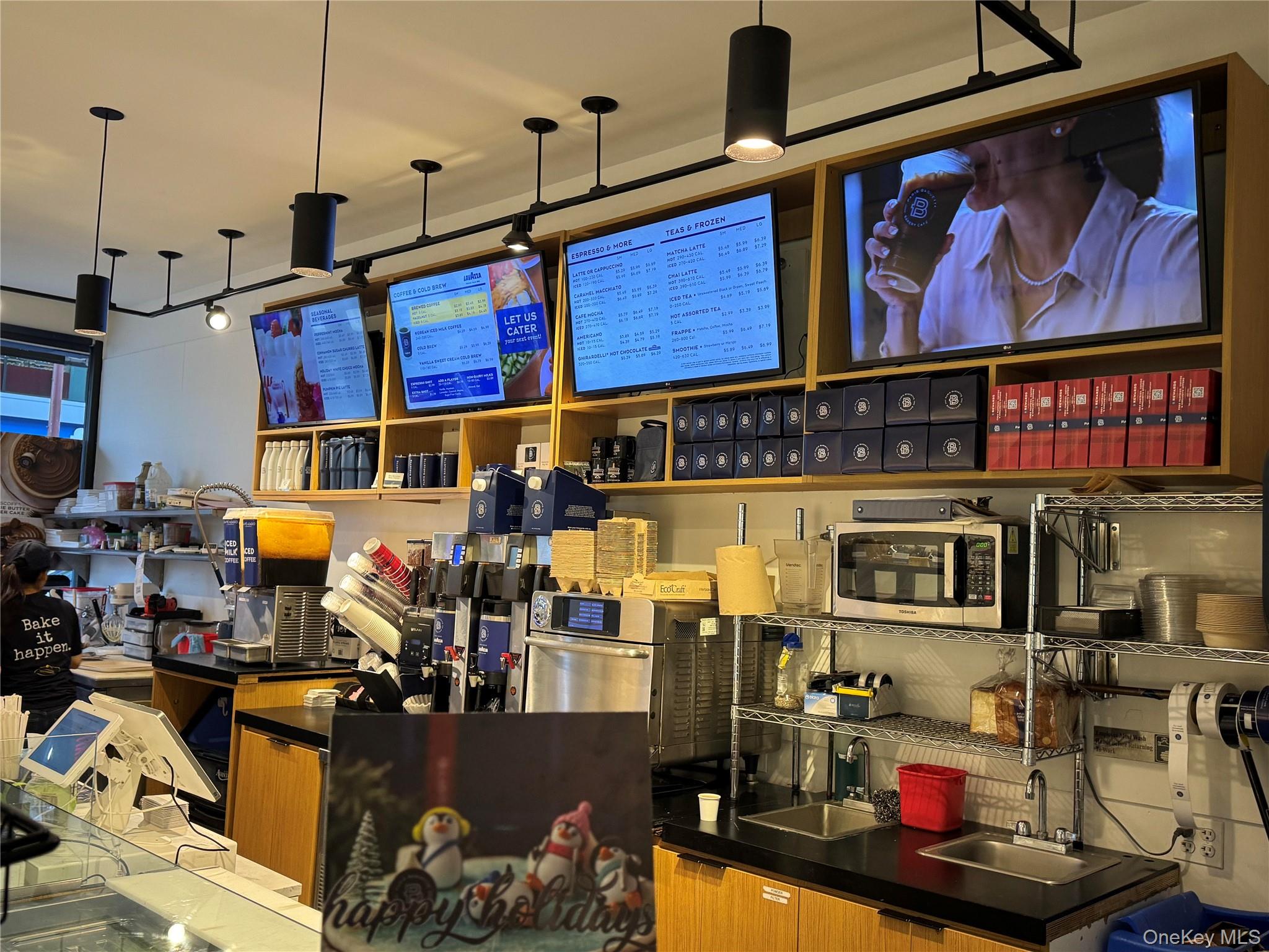 #2 photo, 22-20 31 Street, קווינס Astoria , NY 11105