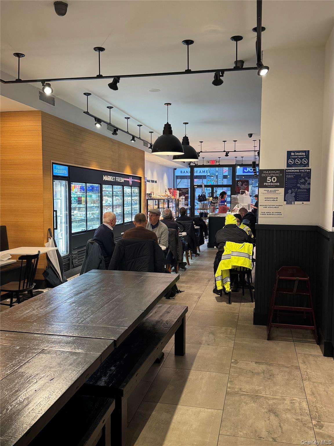 #6 photo, 22-20 31 Street, קווינס Astoria , NY 11105