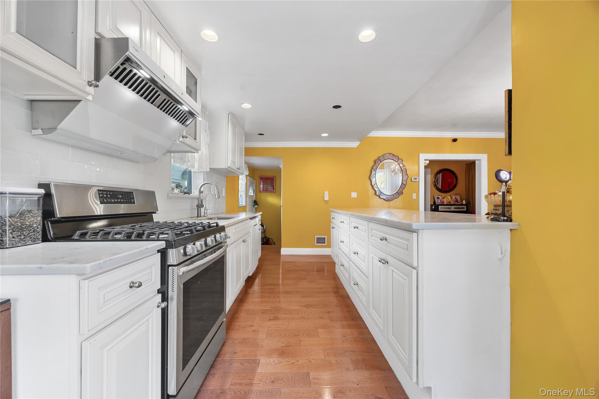 #11 photo, 32-24 157th Street, 플러싱 Flushing , NY 11354