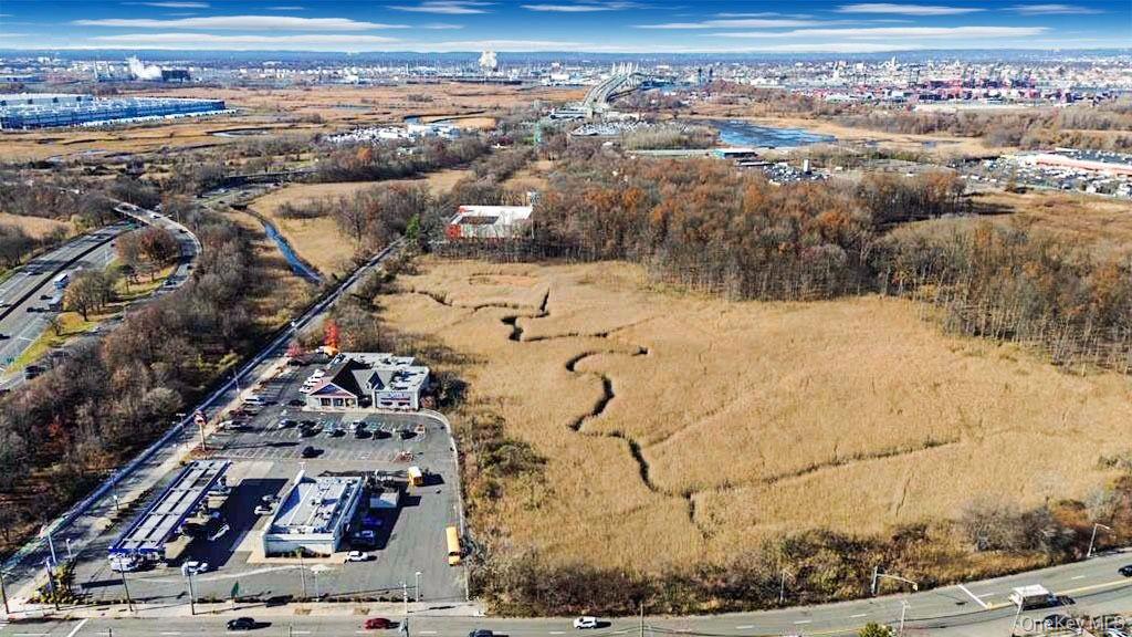 #5 photo, 1105 Goethals Road N, Staten Island , NY 10303