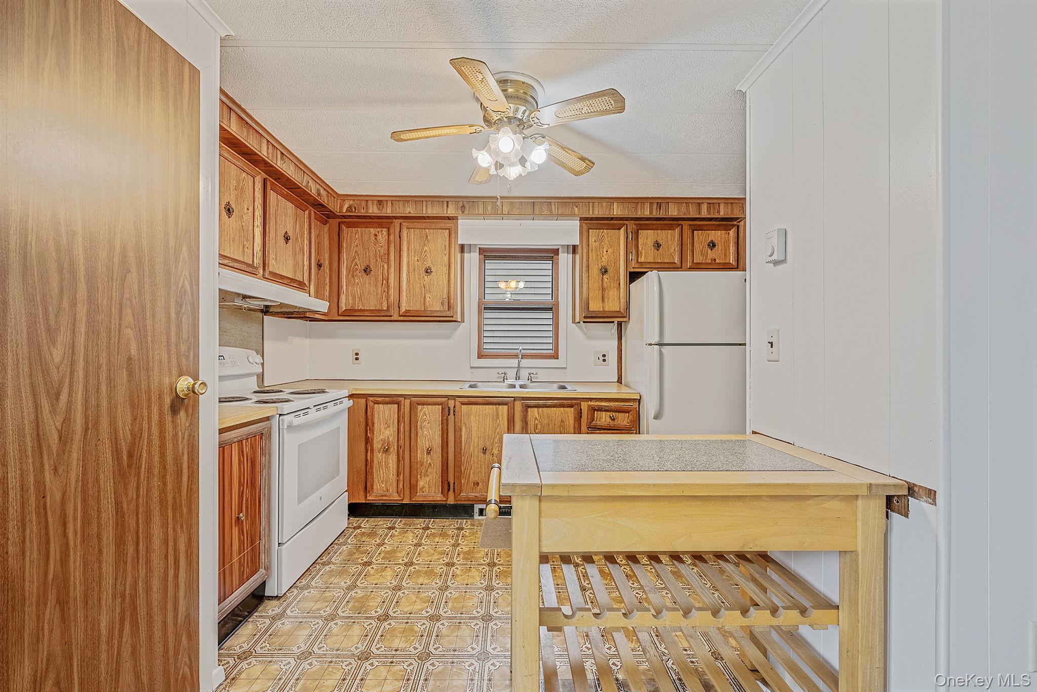 #8 photo, 22 Limetree Drive, Manorville , NY 11949