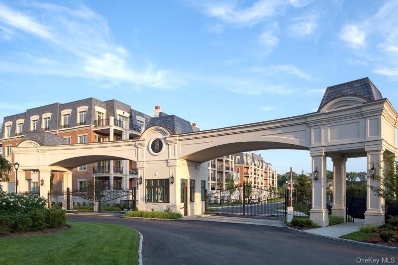 #1 photo, 5000 Royal Court, 长岛 北丘 North Hills , NY 11040