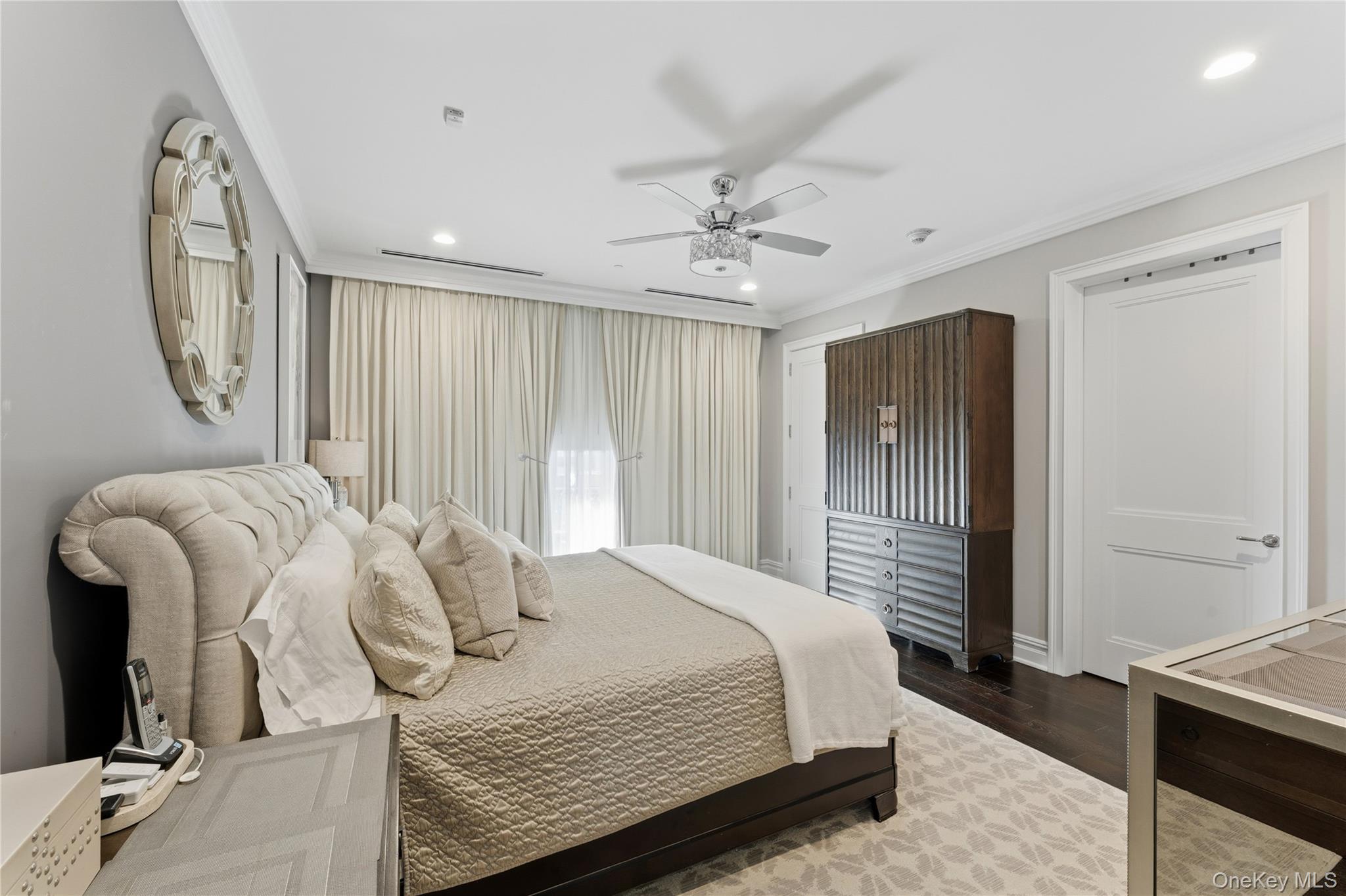 #11 photo, 5000 Royal Court, 长岛 北丘 North Hills , NY 11040