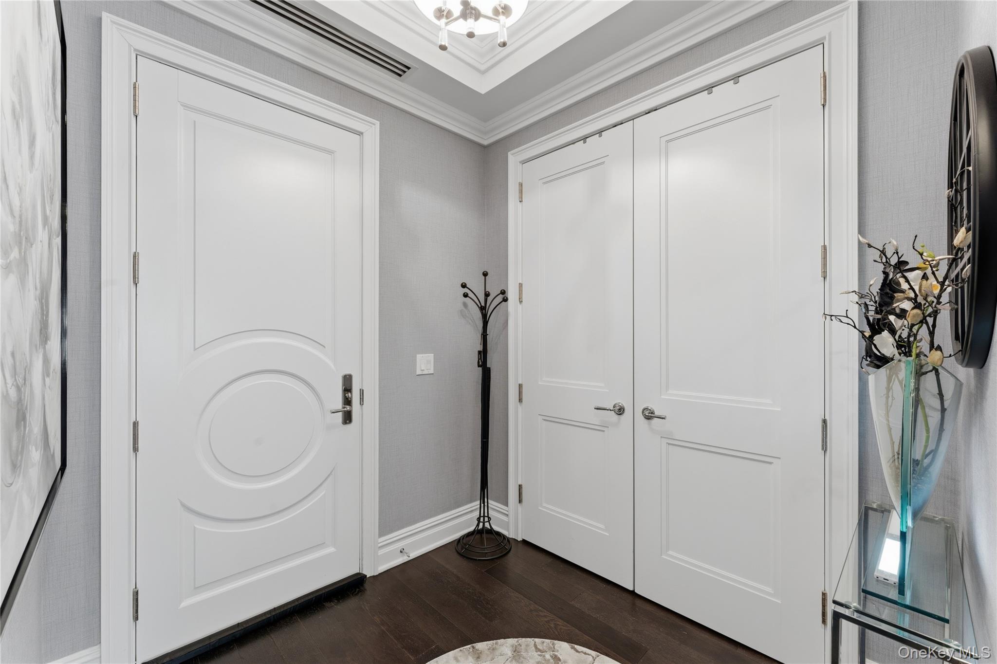 #16 photo, 5000 Royal Court, 长岛 北丘 North Hills , NY 11040