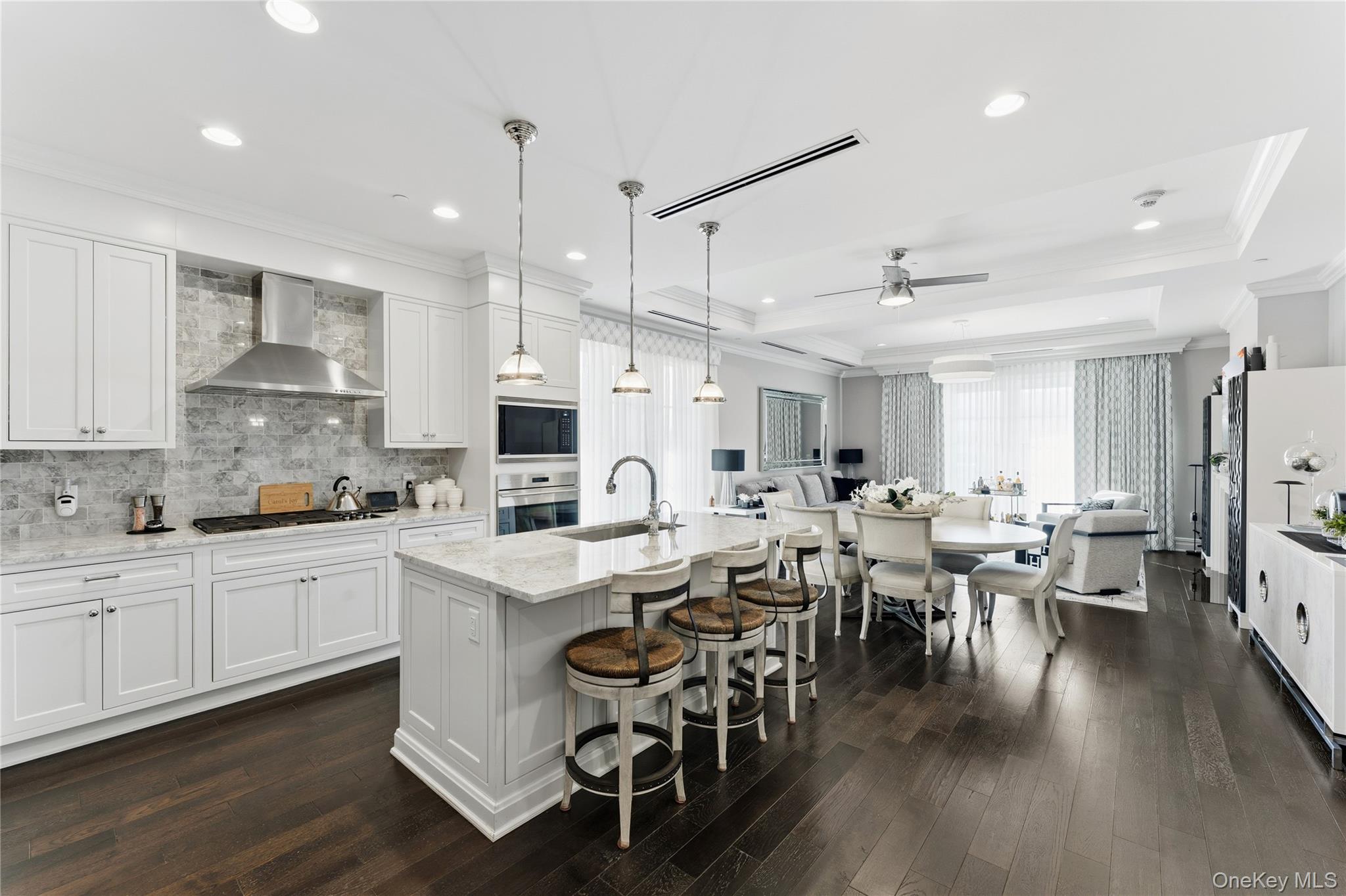 #4 photo, 5000 Royal Court, 长岛 北丘 North Hills , NY 11040