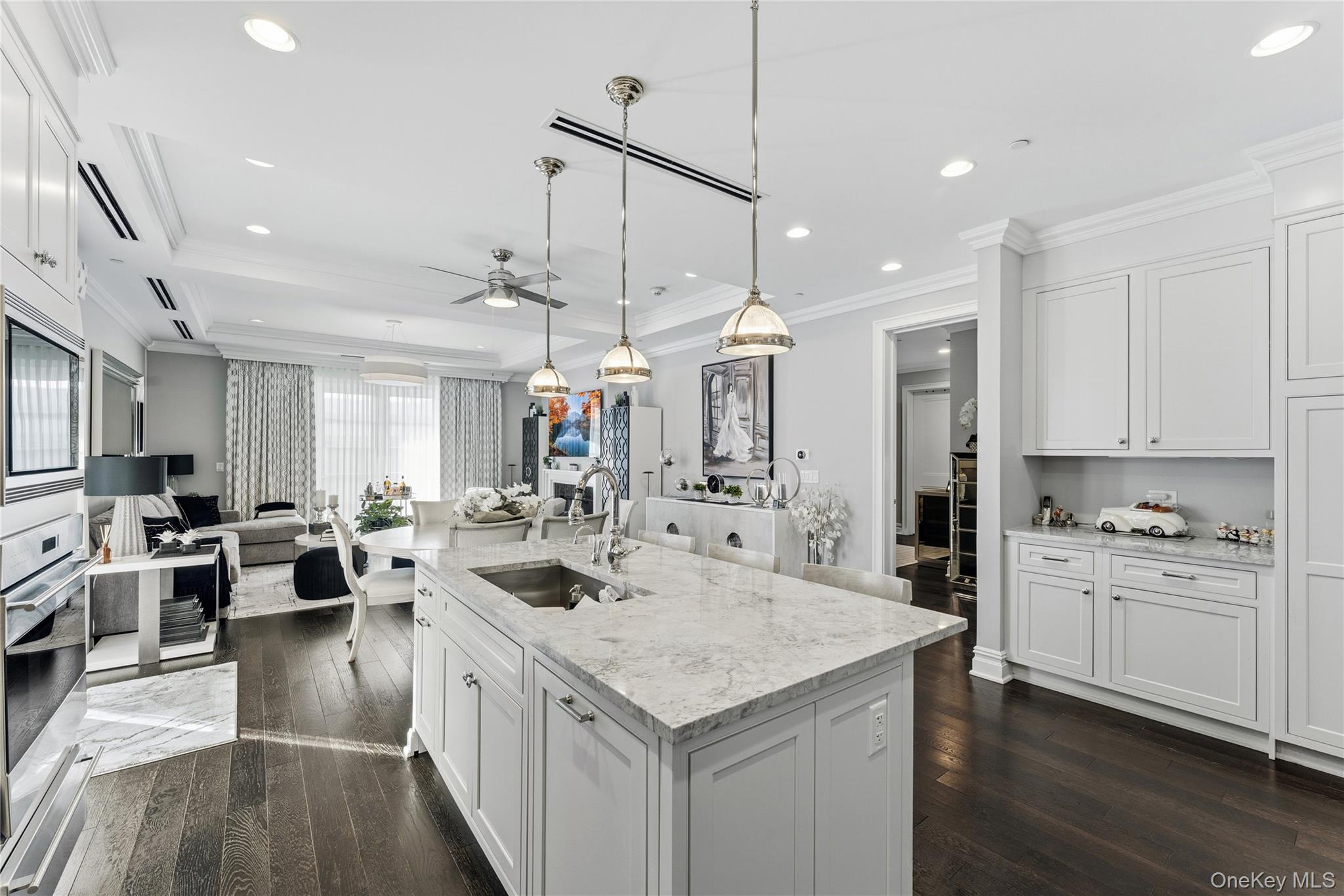 #7 photo, 5000 Royal Court, 长岛 北丘 North Hills , NY 11040