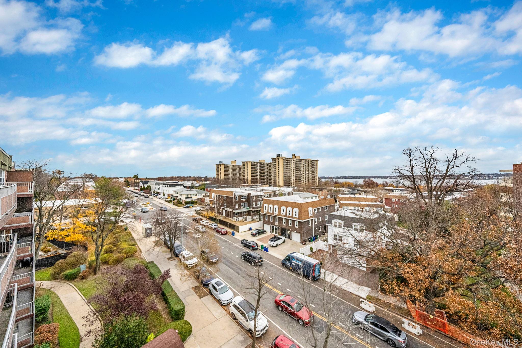 #13 photo, 23-20 Bell Boulevard, Куинс ‖ Bayside , NY 11360