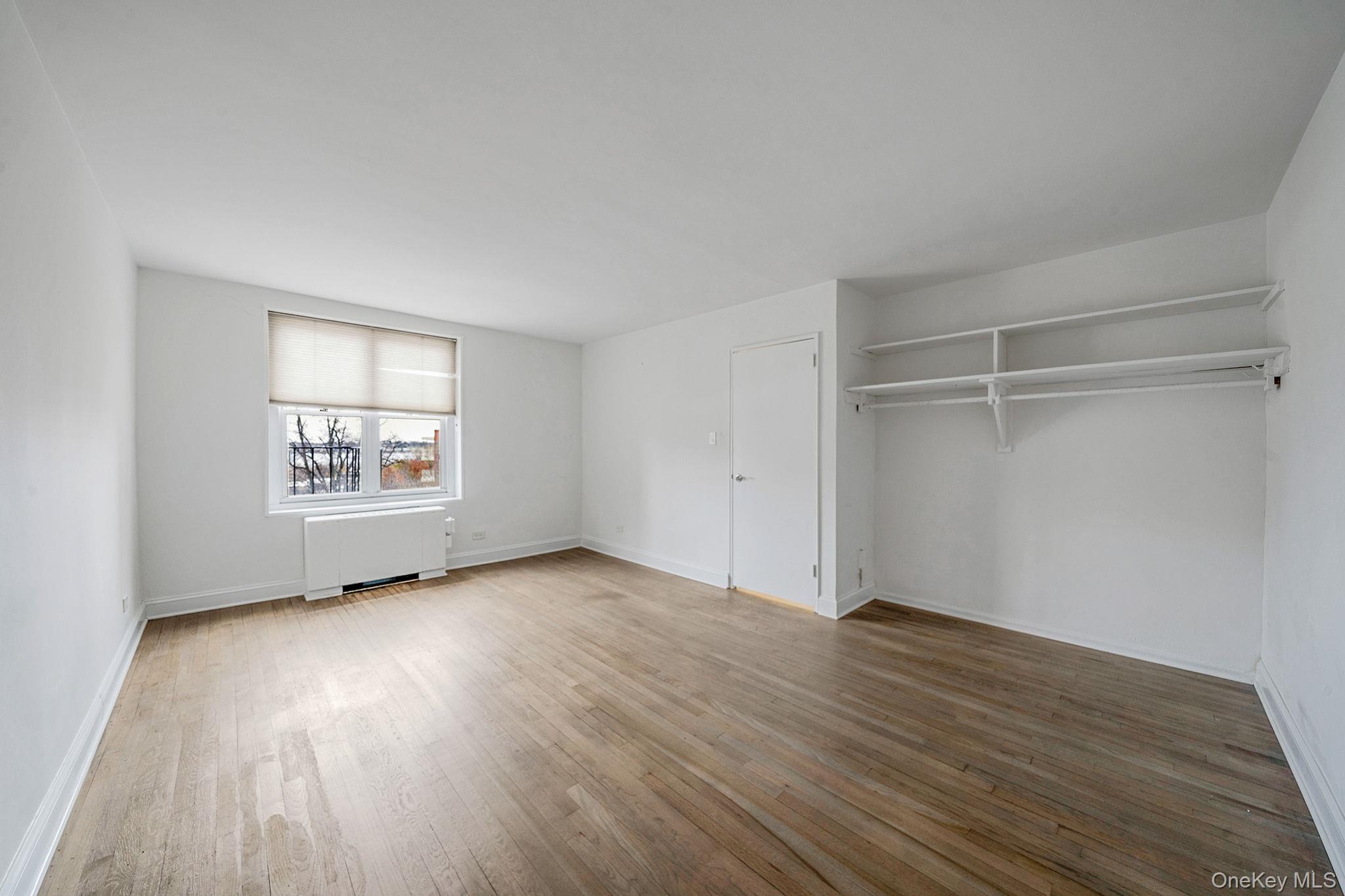 #15 photo, 23-20 Bell Boulevard, Куинс ‖ Bayside , NY 11360