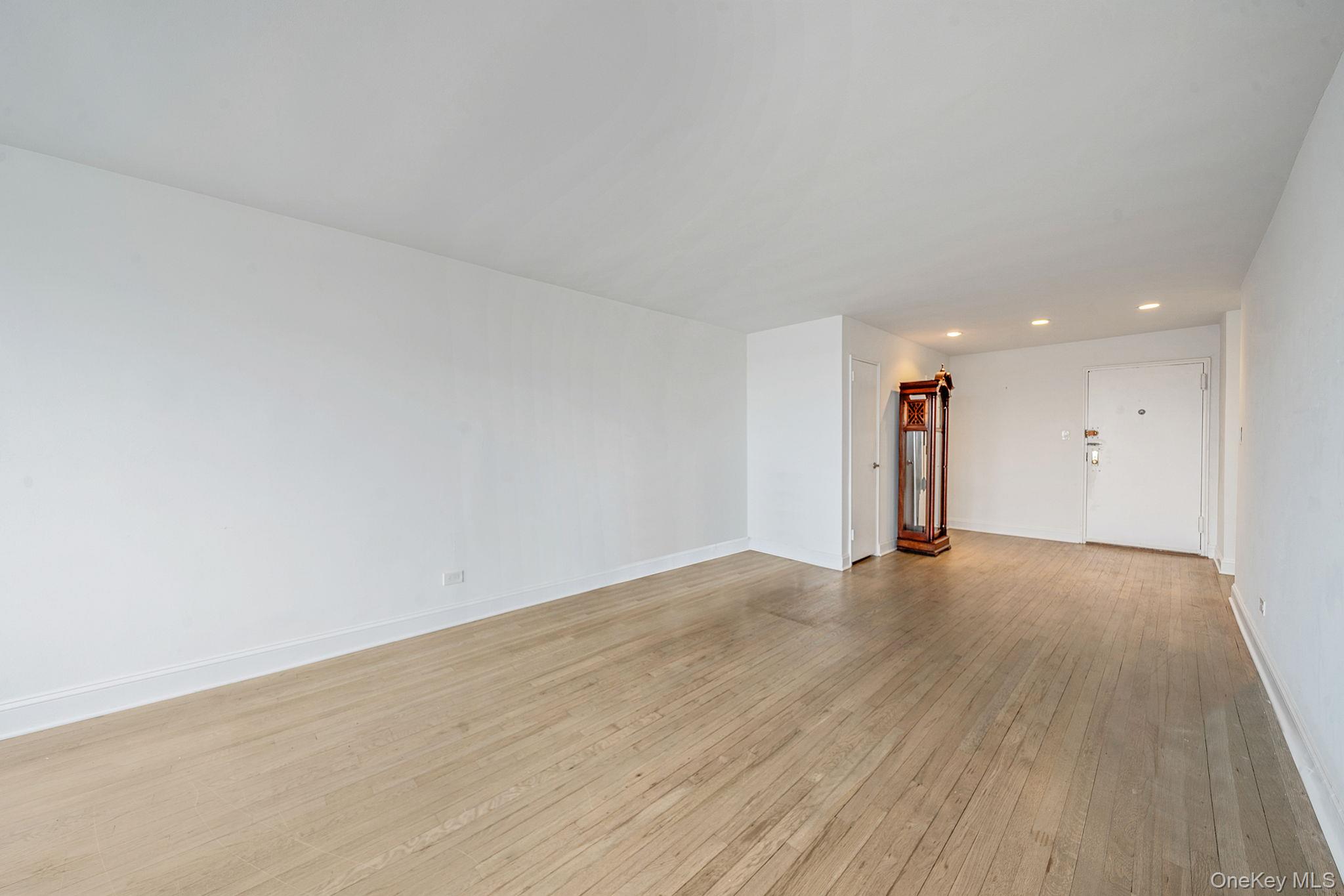 #4 photo, 23-20 Bell Boulevard, Куинс ‖ Bayside , NY 11360