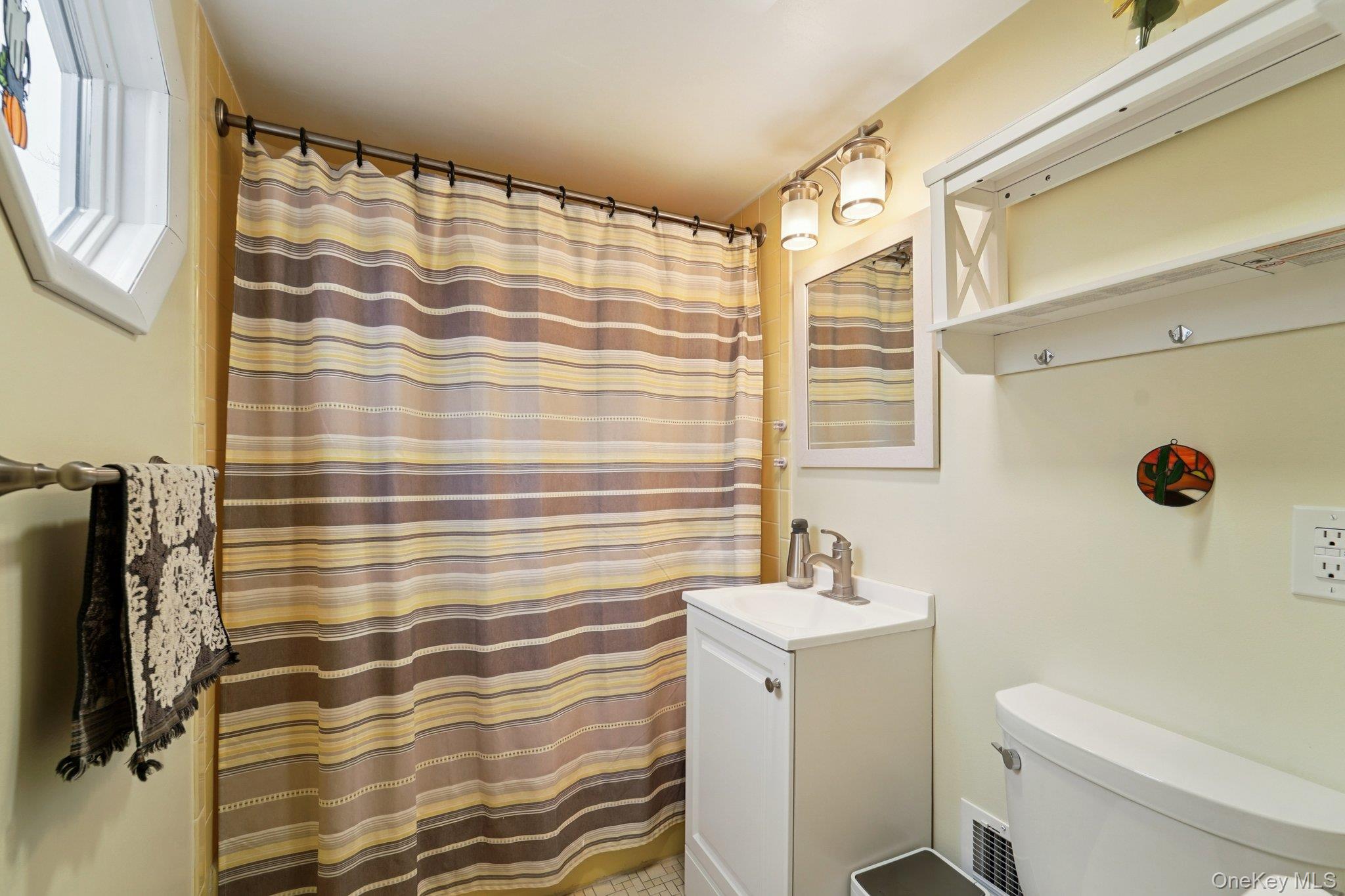 #17 photo, 5 Orchard Lane, Nanuet , NY 10954