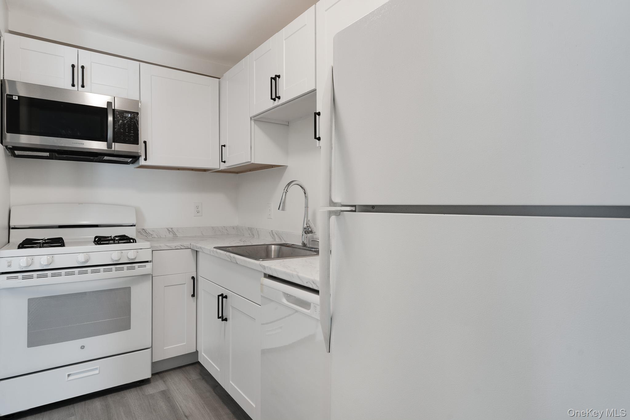 #7 photo, 1 Locust Court, 뉴욕주 Fishkill , NY 12524