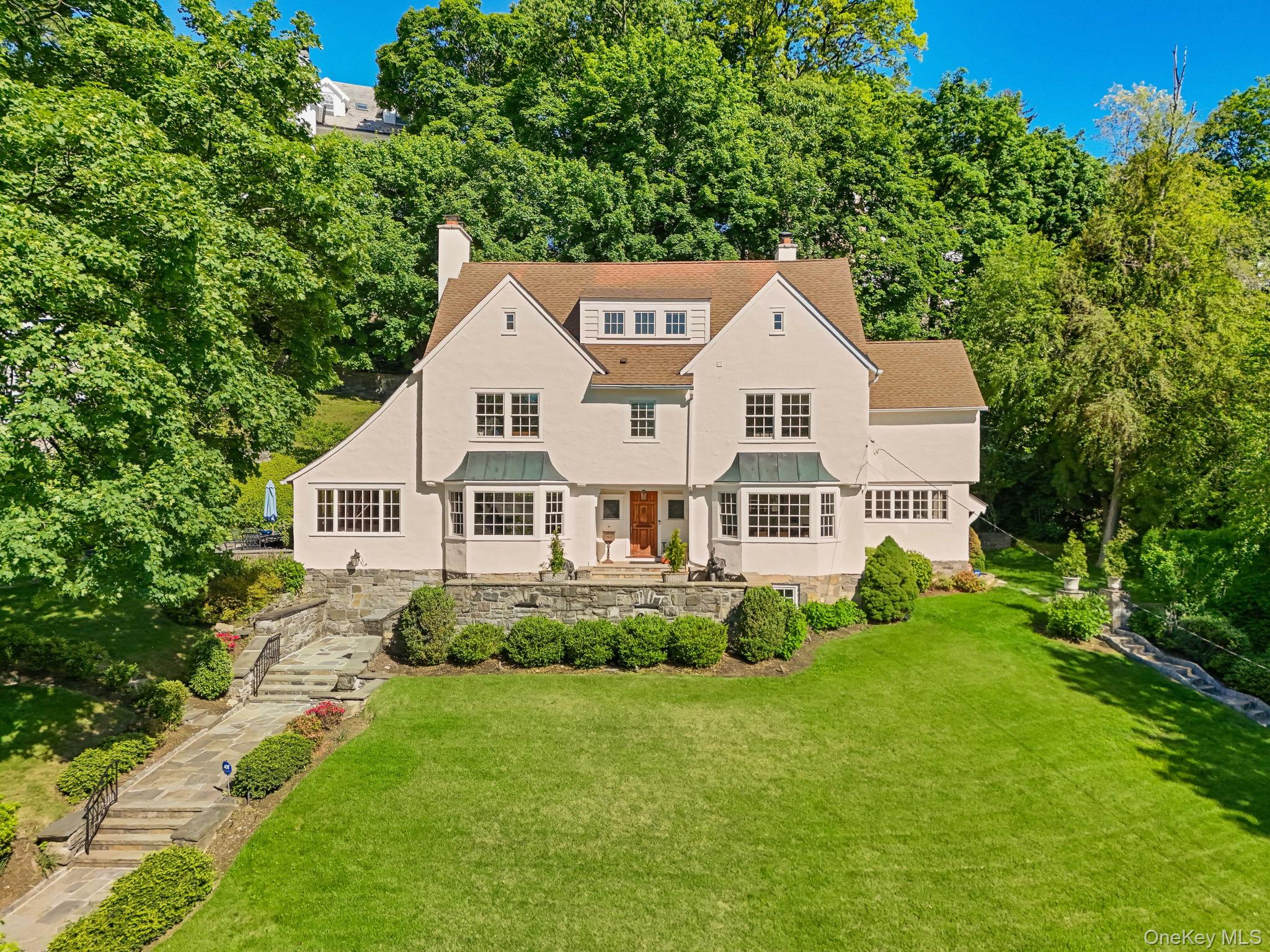 #1 photo, 51 Avon Road, 브롱크스 Bronxville , NY 10708