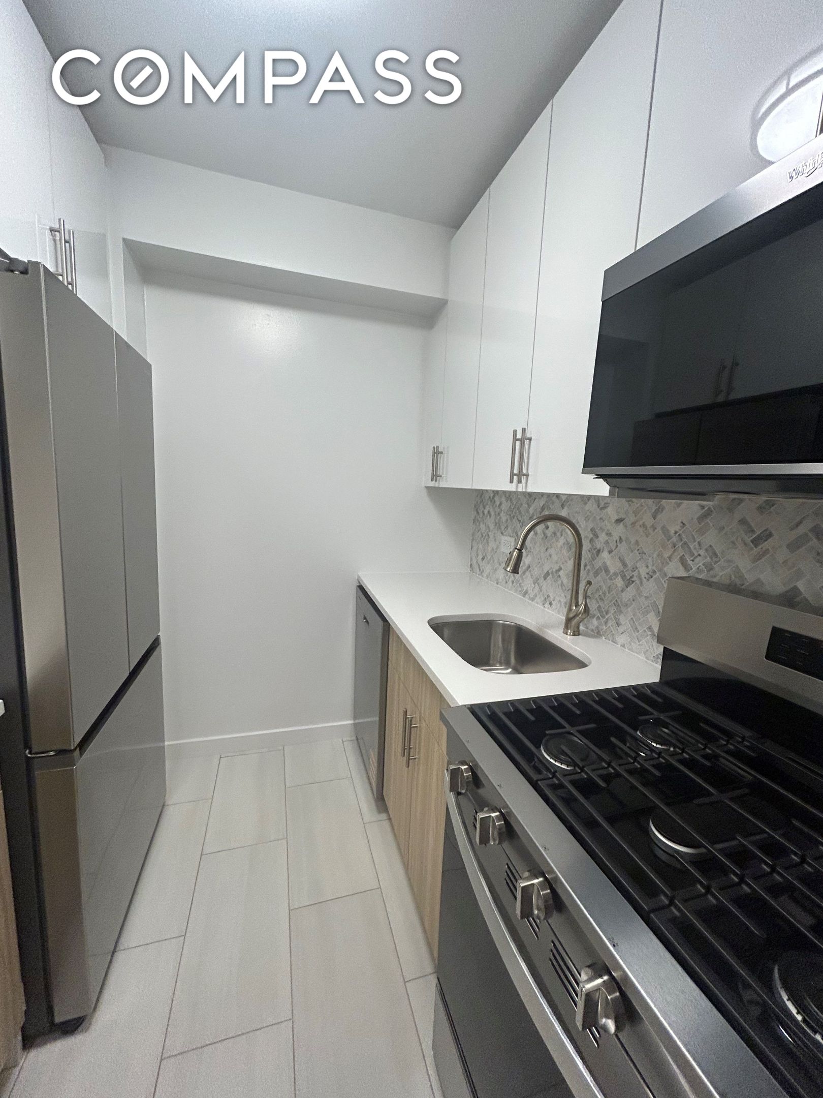 #13 photo, 400 E 54th Street, Sutton Place , NY 10022