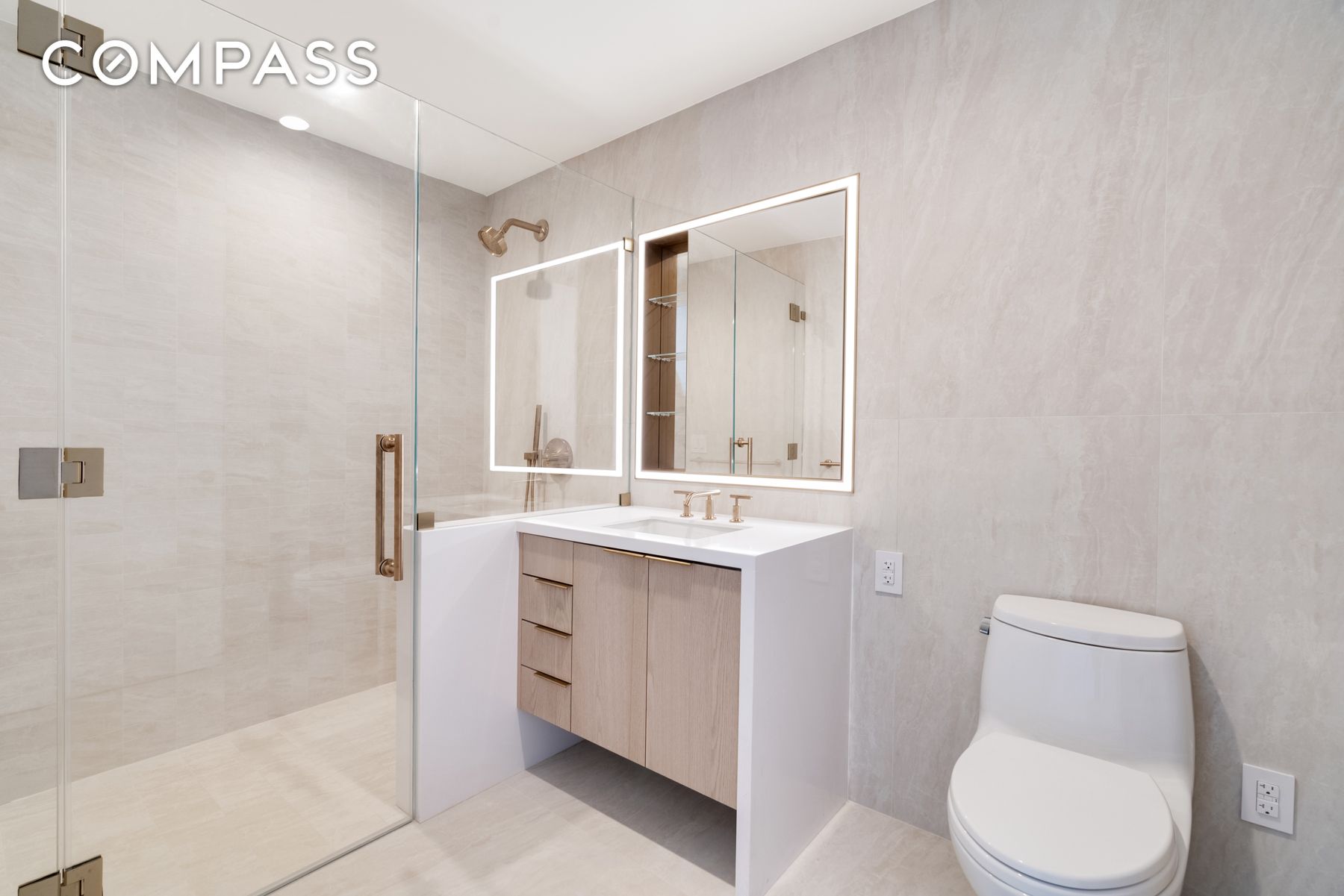 #13 photo, 3 Court Square, Long Island City , NY 11101