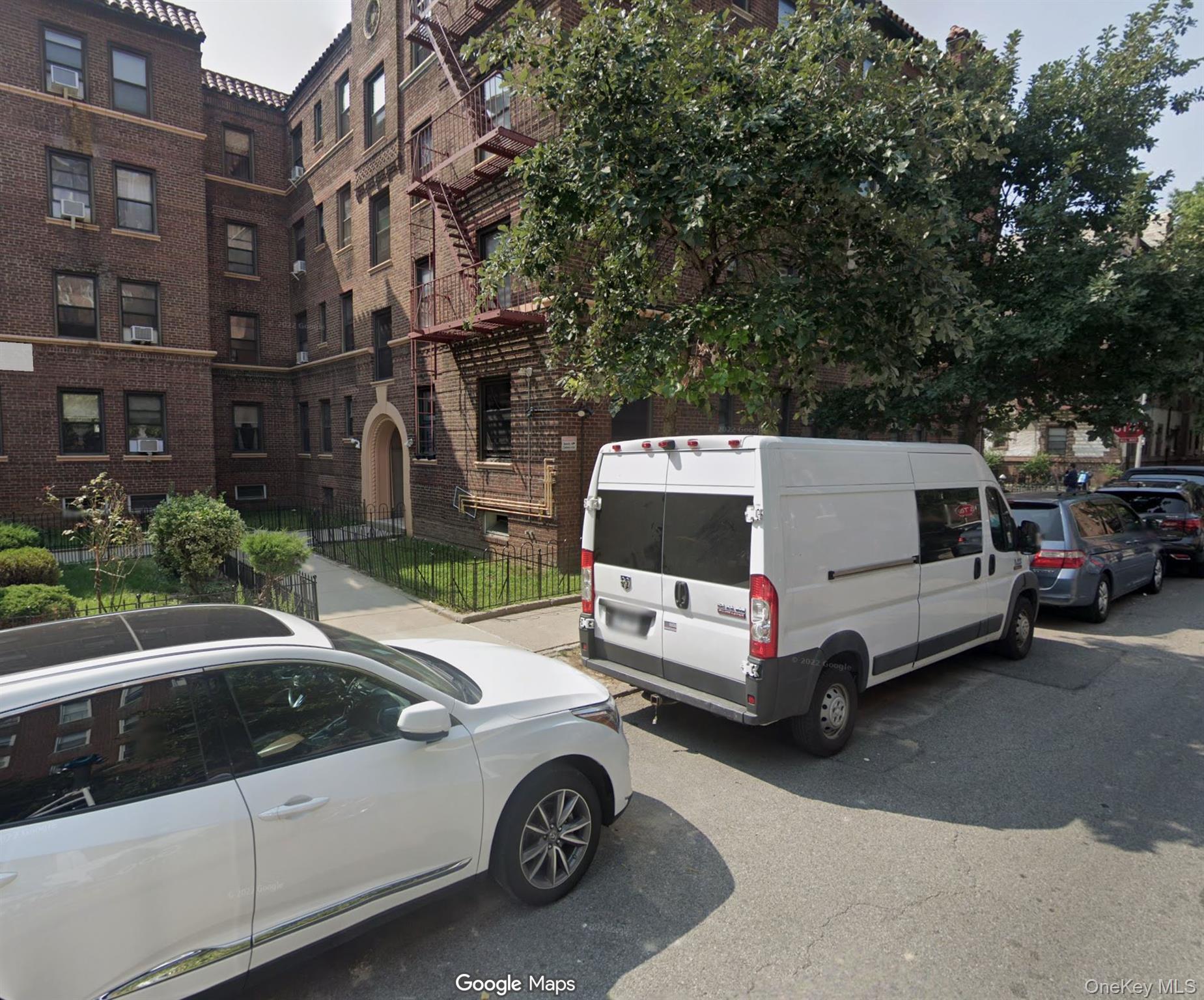 #1 photo, 62-64 Saunders Street, कुईंस Rego Park , NY 11374