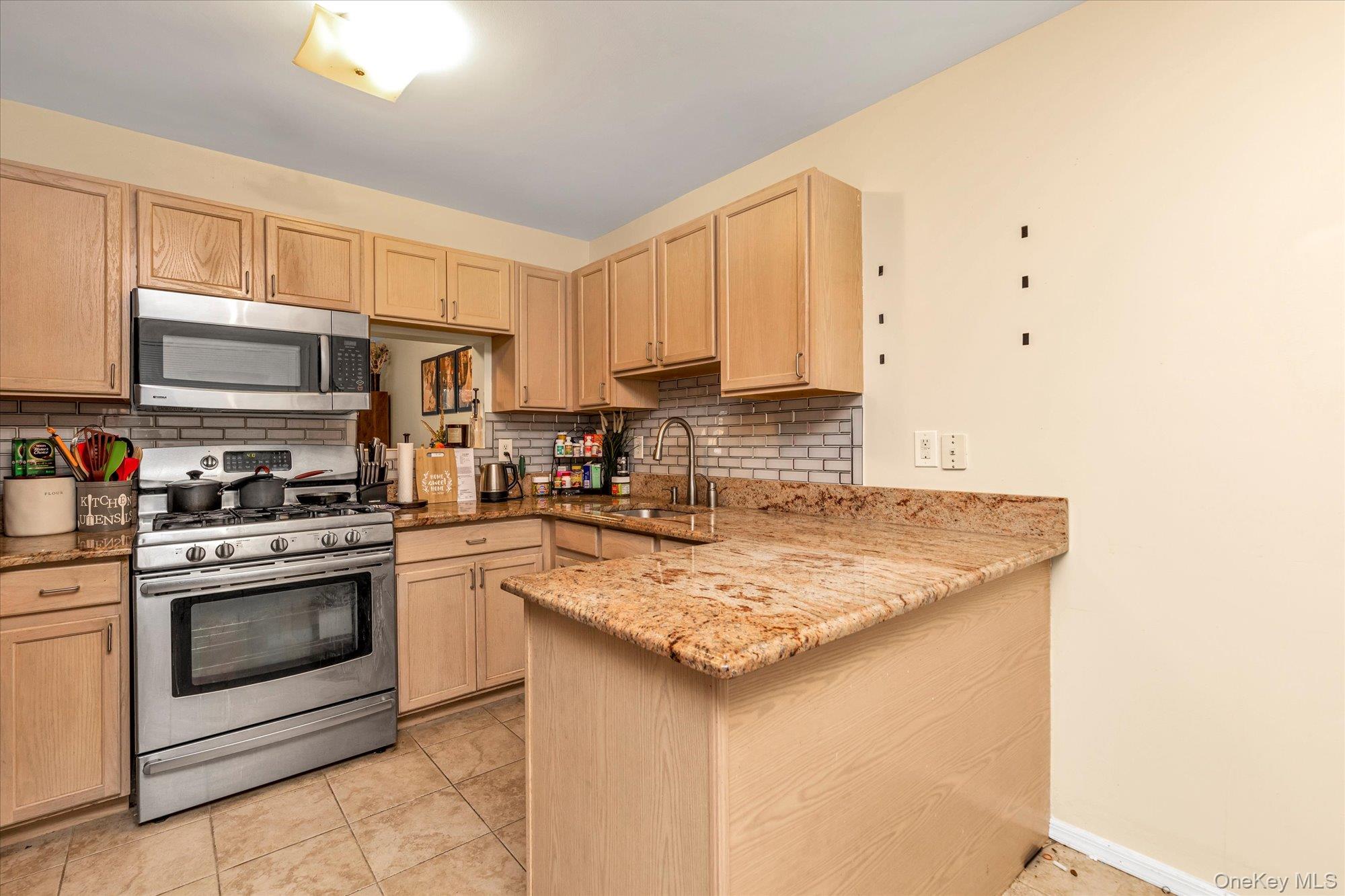 #5 photo, 1027 Jerusalem Avenue, Uniondale , NY 11553