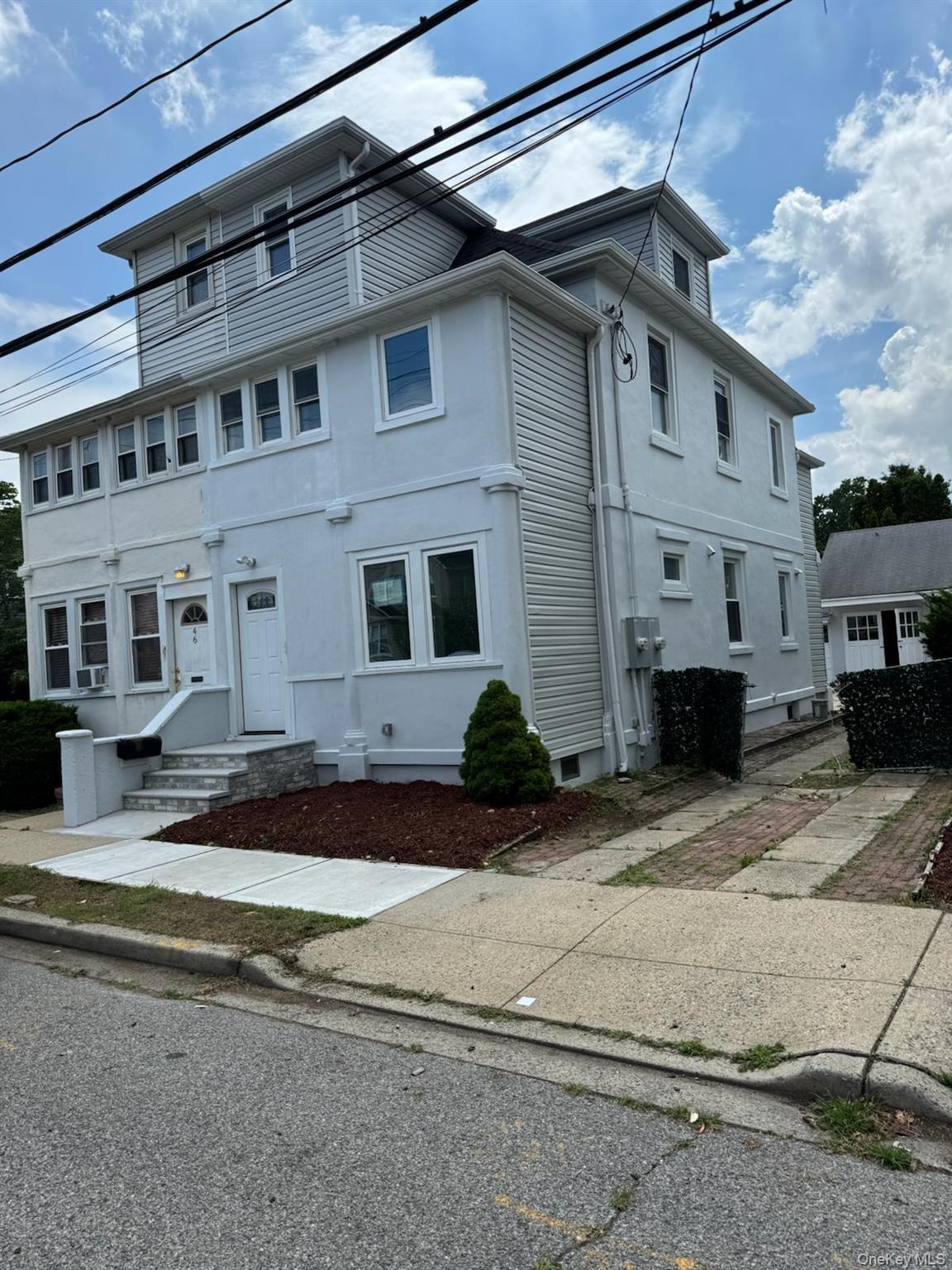 #1 photo, 44 Lewis Avenue, 皇后区 New Hyde Park , NY 11040