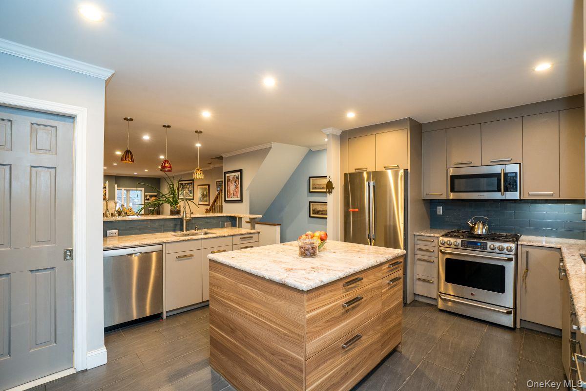 #10 photo, 3056 Independence Avenue, Bronx , NY 10463