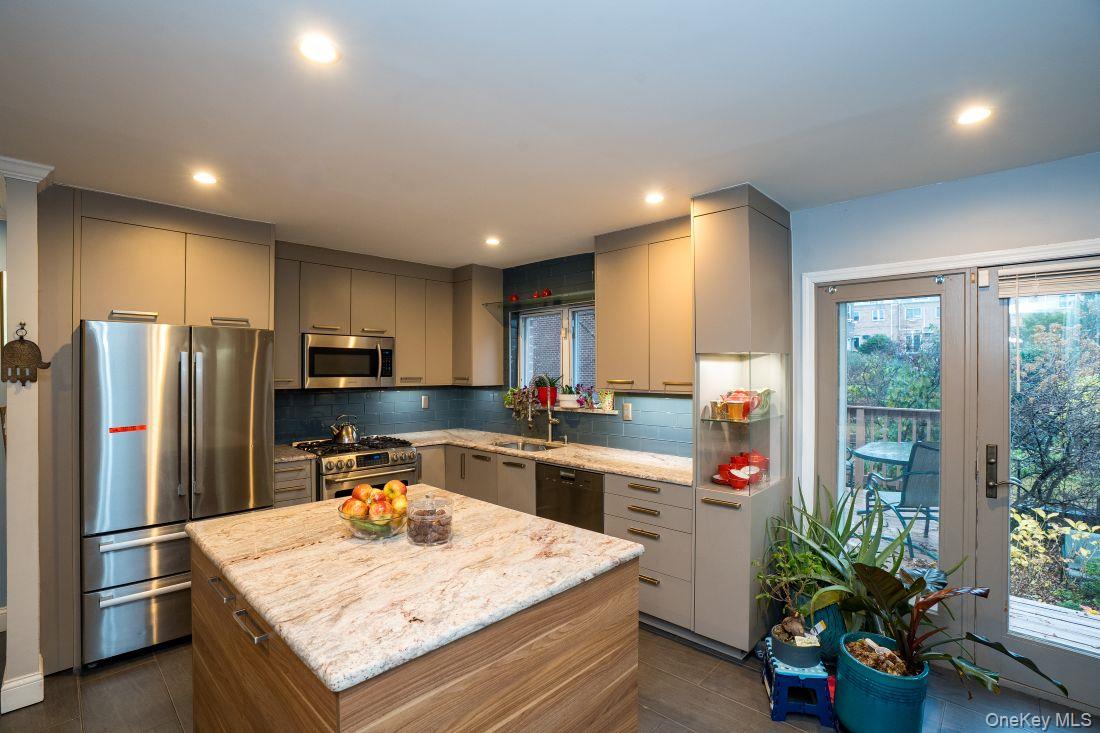 #6 photo, 3056 Independence Avenue, Bronx , NY 10463