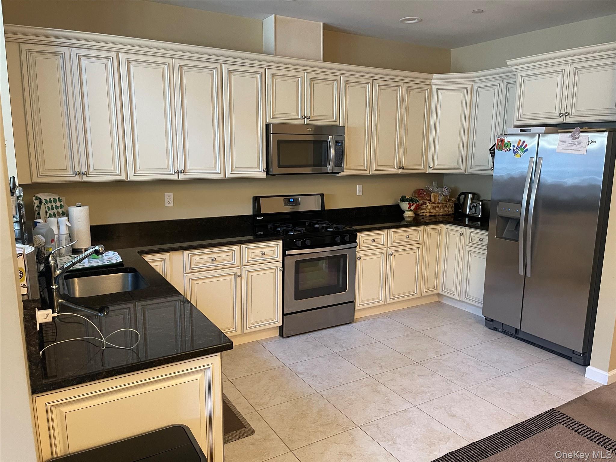 #7 photo, 23 Nicole, सफ़ोक काउंटी Copiague , NY 11726