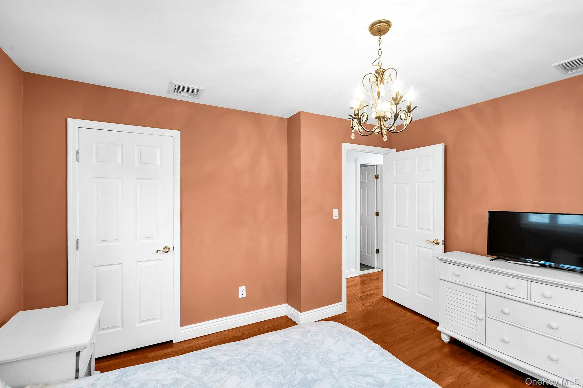 #12 photo, 300 Center Bay Drive, מחוז סאפוק West Islip , NY 11795