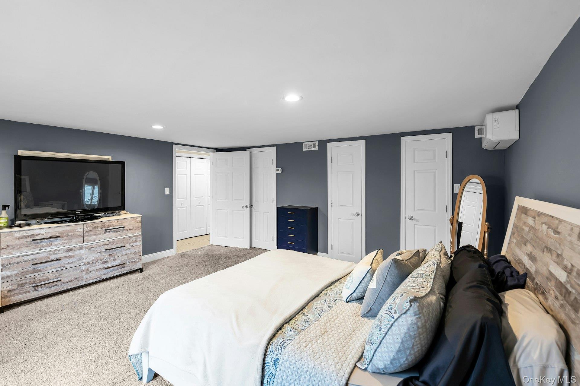 #15 photo, 300 Center Bay Drive, מחוז סאפוק West Islip , NY 11795