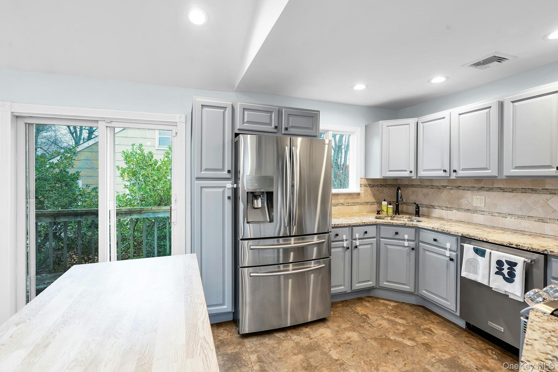 #4 photo, 300 Center Bay Drive, מחוז סאפוק West Islip , NY 11795