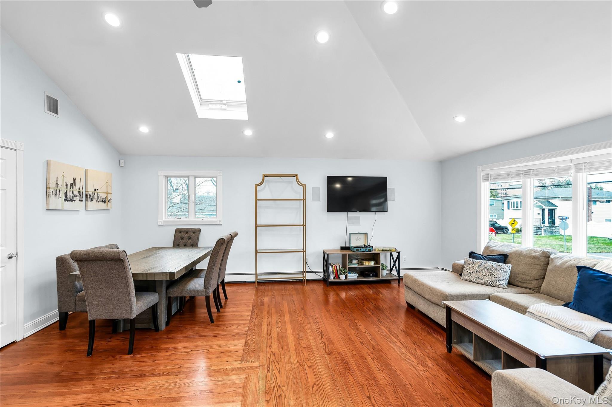 #5 photo, 300 Center Bay Drive, מחוז סאפוק West Islip , NY 11795