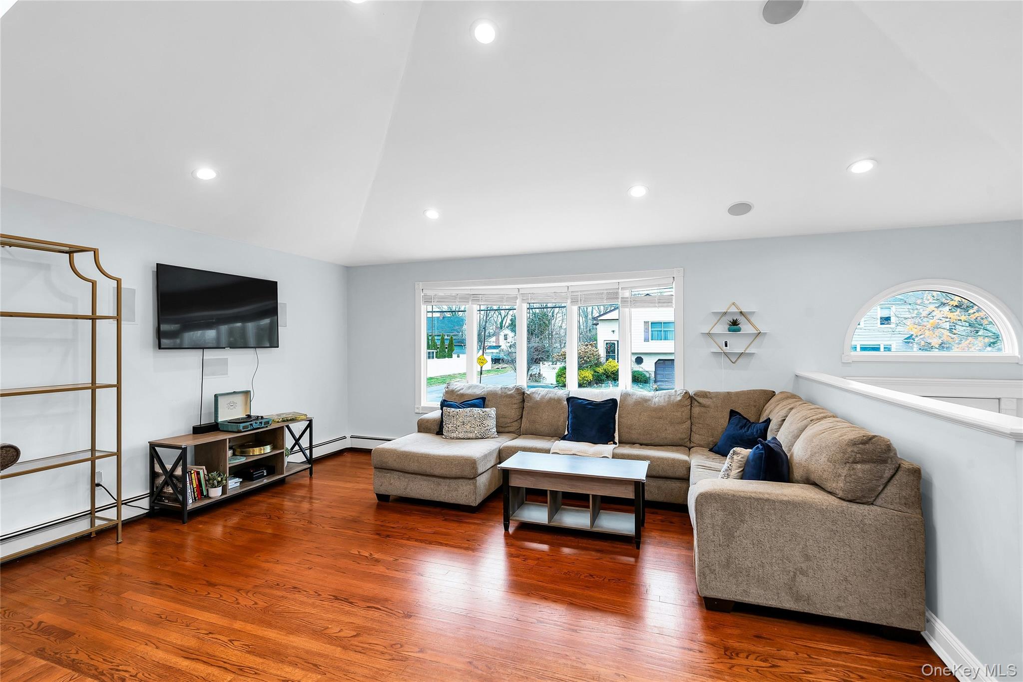 #6 photo, 300 Center Bay Drive, מחוז סאפוק West Islip , NY 11795