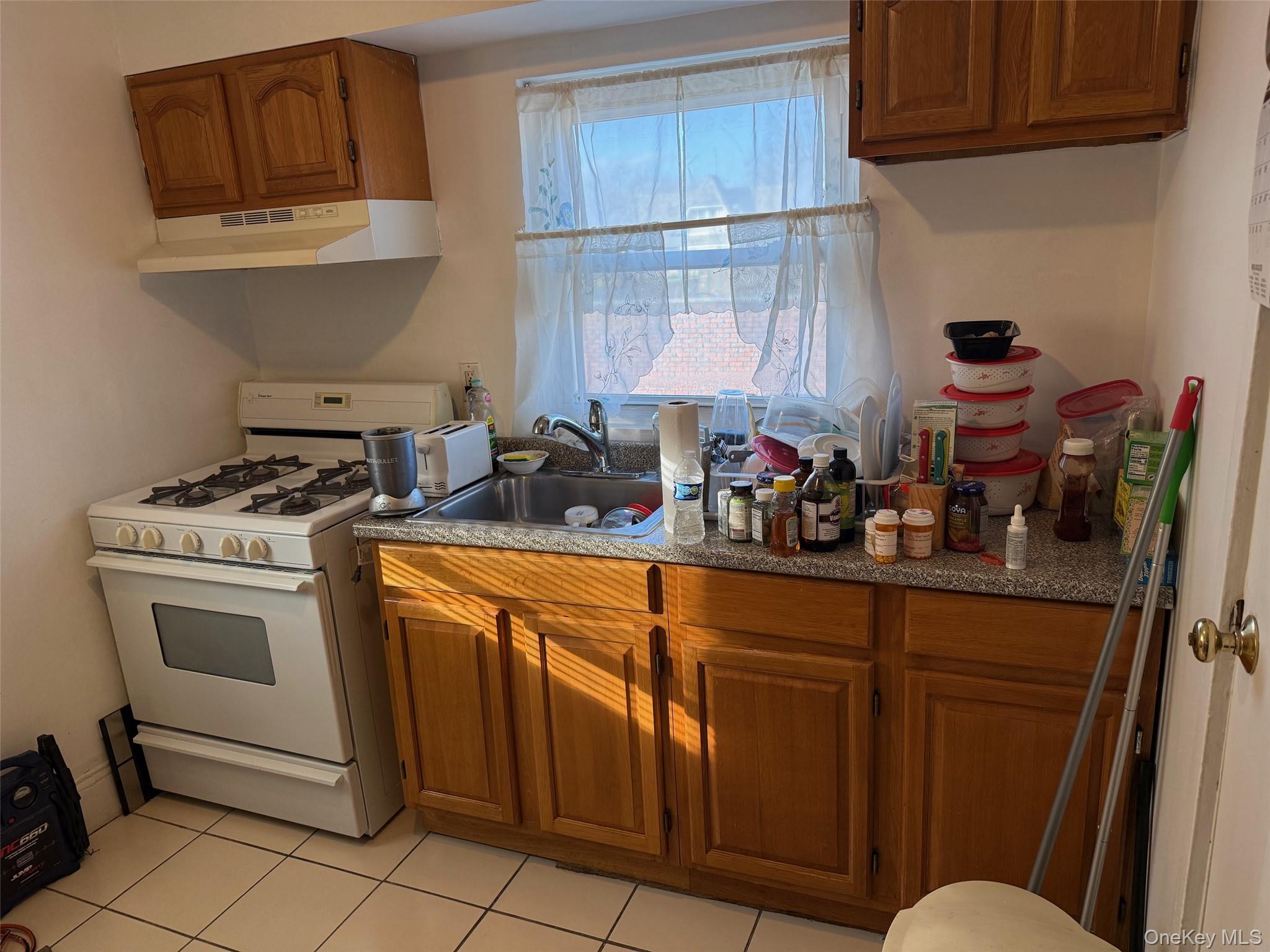 #10 photo, 11715 200th Street, Saint Albans , NY 11412