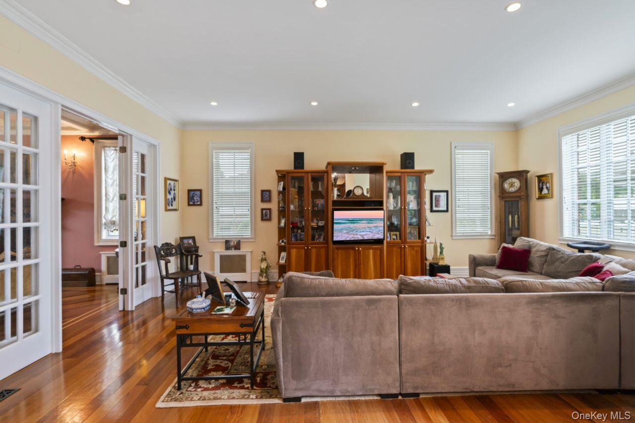 #11 photo, 14910 7th Avenue, Whitestone , NY 11357